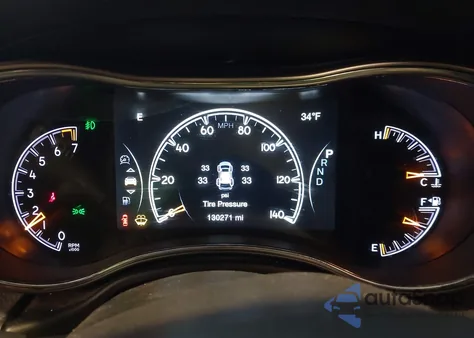 2019 Jeep Grand Cherokee Upland 4X4 z USA, uszkodzony, nr VIN 1C4RJFAG4KC595715